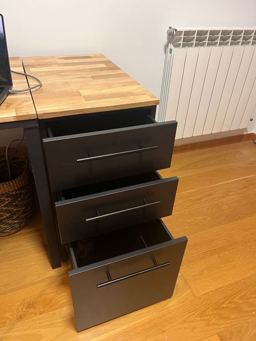 Secretária-estante, em carvalho e metal