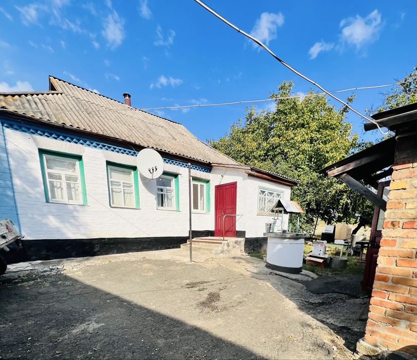 Продається будинок в центральній частині с.Орловець Черкаська обл.