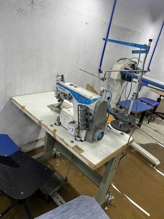 Máquinas de Costura Industriais JACK e Equipamento de Confeção