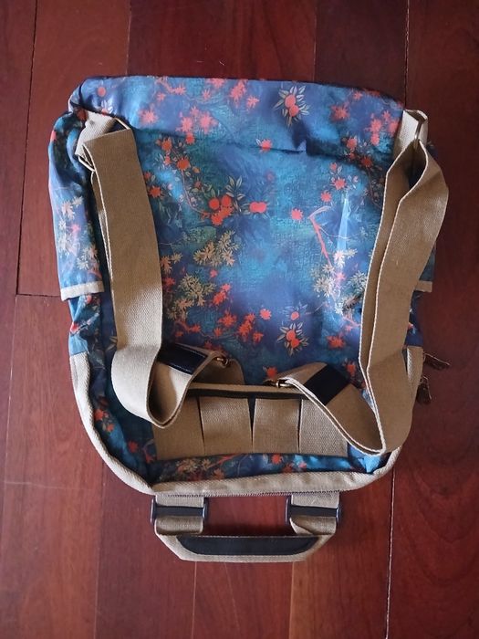 Mochila Nova  de Senhora