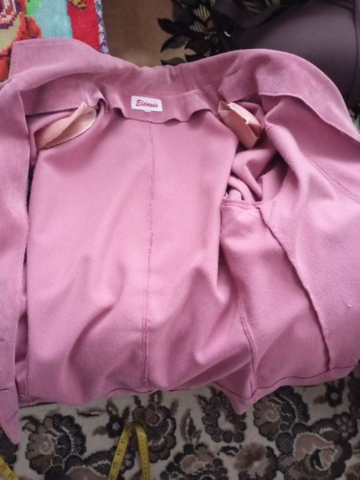 Жіночий жакет з мікровельвету