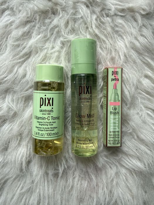 Zestaw kosmetyków PIXI pielęgnacja (mgiełka, tonik z wit. C) i pomadka