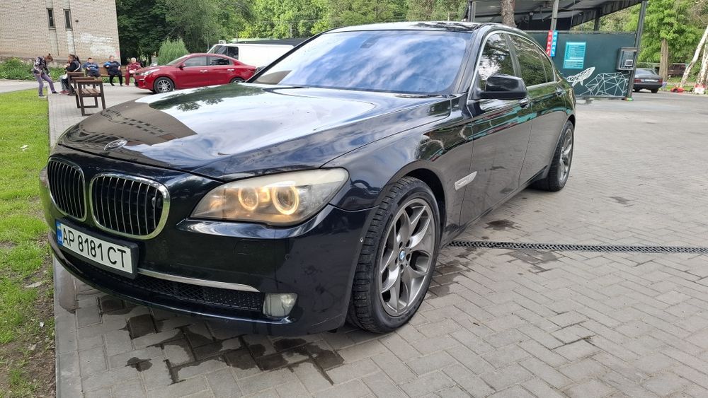 BMW 750LI 4.4 2009 года Официальная