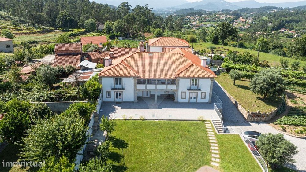 Moradia T4 para venda