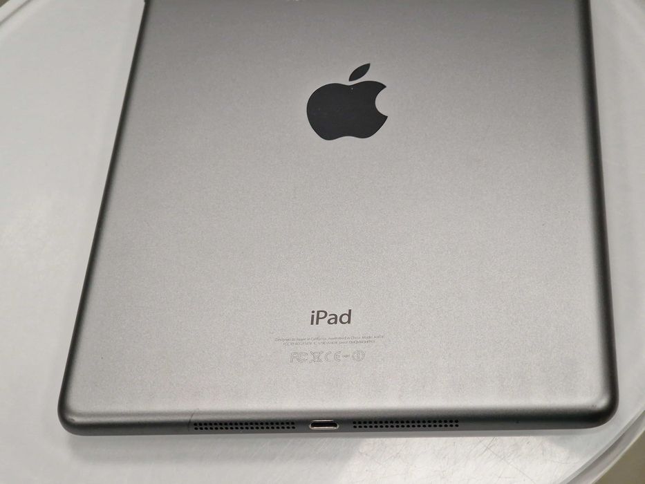 Oryginalny Tablet Apple iPad AIR 9.7'' 32GB WIFI Gwiezdna Szarość
