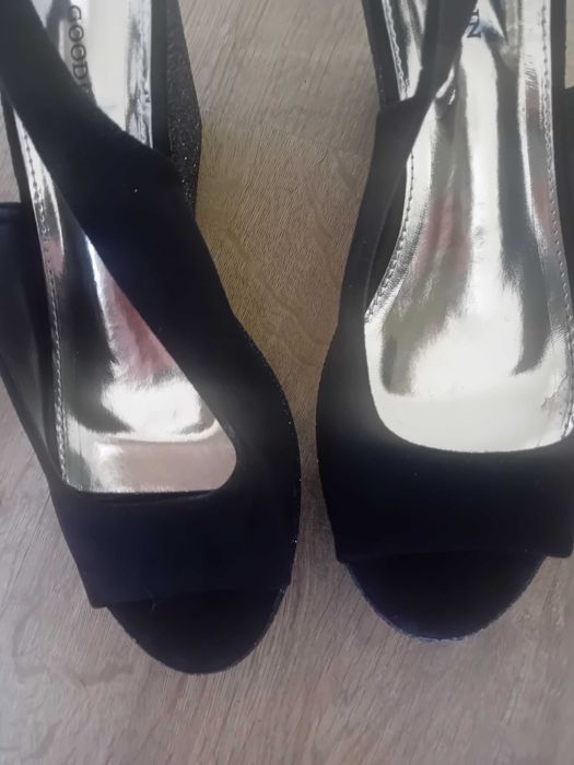Buty sandały damskie na koturnie rozmiar 39
