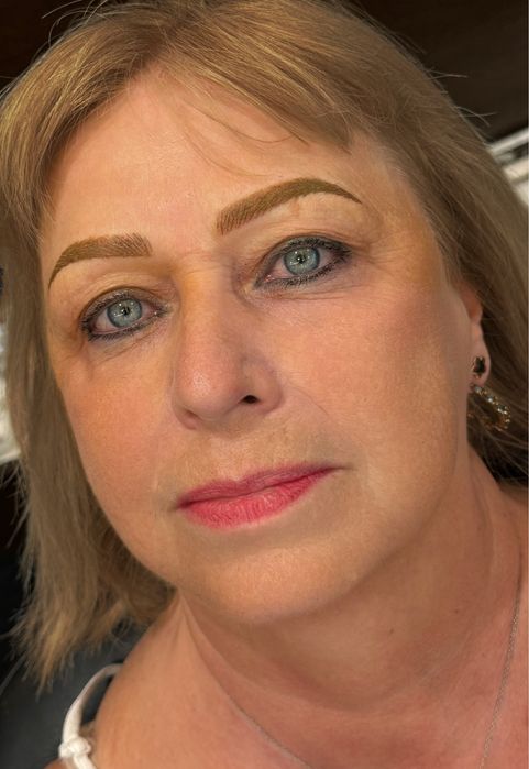 Desing de sobrancelhas