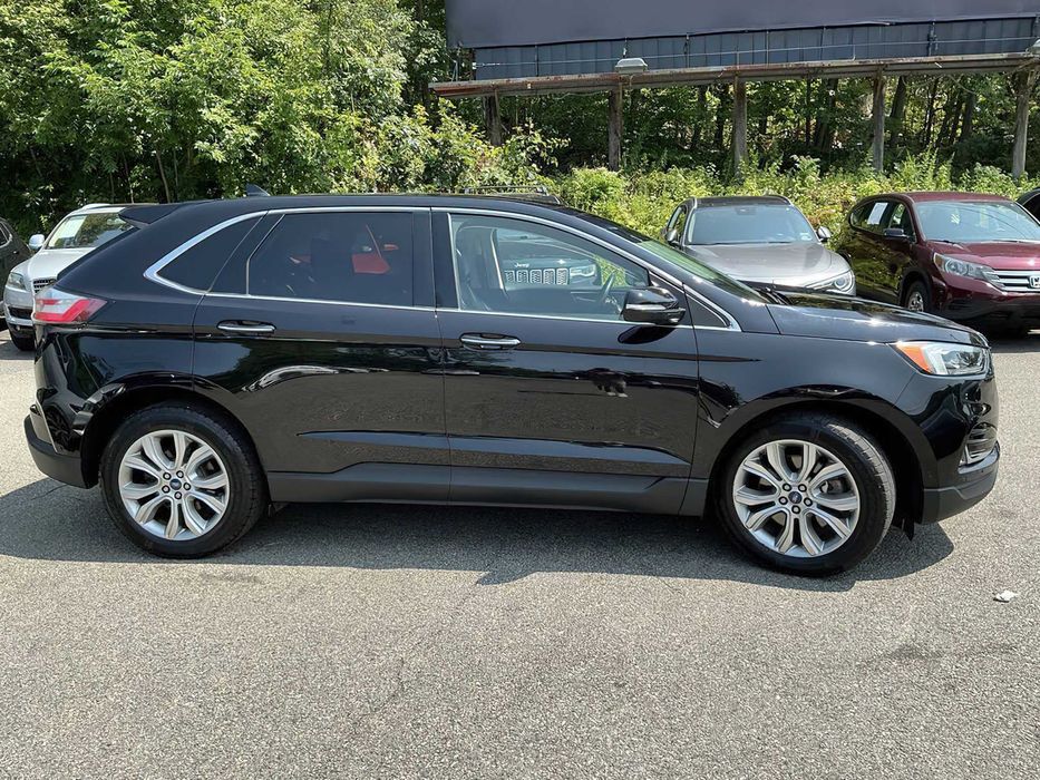 Ford Edge Titanium      2019