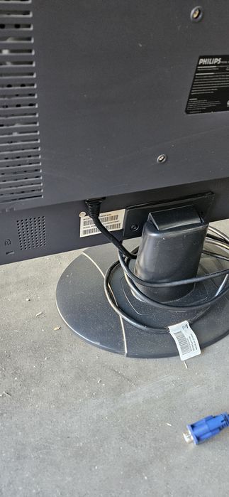 Monitory używane LCD łącznie ok 8 szt - sprawne
