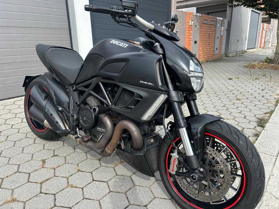 DUCATI Diavel 1200 black possivel credito 150€