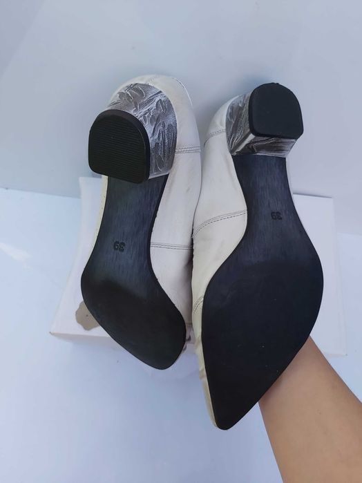 Czółenka skórzane MACIEJKA półbuty balerinki 39