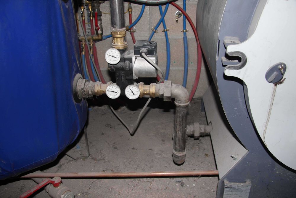 Замена насосной станции, гидронасоса, автоматики, расширительного бака ...