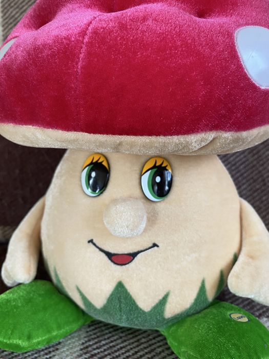 Мяка iграшка грибочок