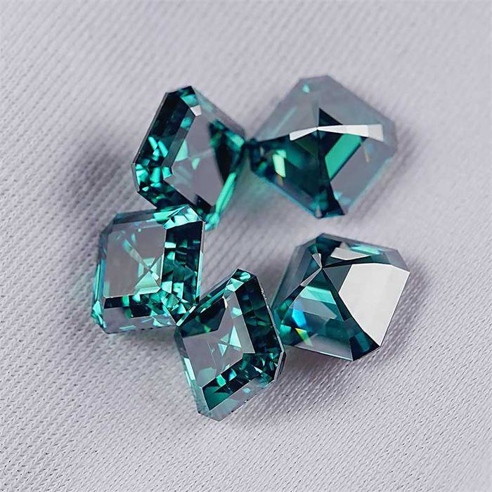 Diament Moissanit Szmaragd Asscher 8,5x8,5mm- 3CT VVS1-D