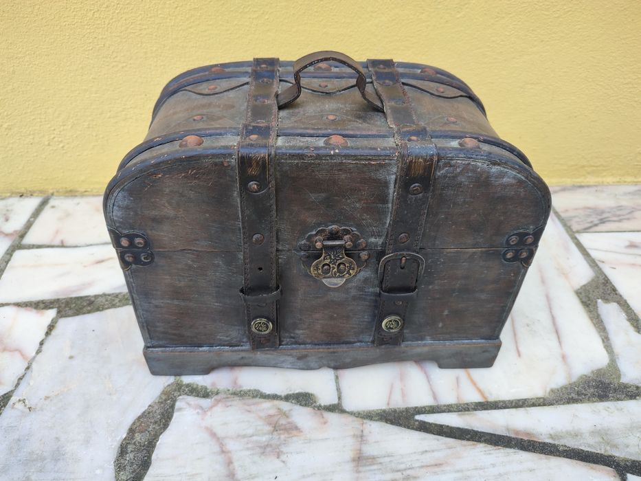 Mala Baú Antigo em Madeira e Pele