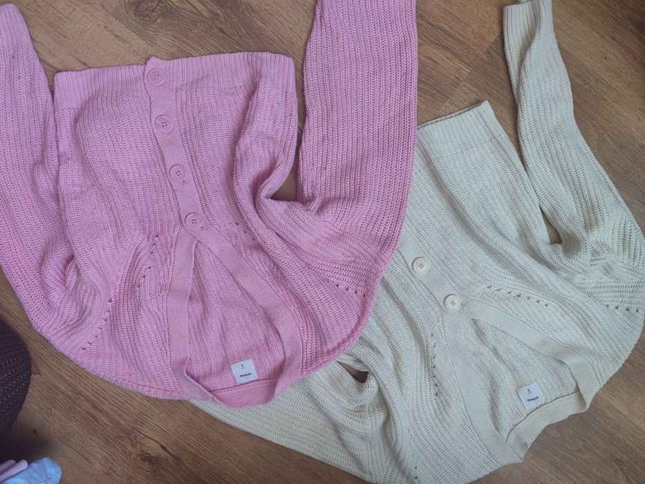 Sweterki M na guziki zapinane