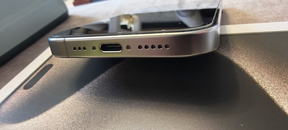 Iphone 15 Pro | 128GB | Naturalny Tytan - Stan idealny