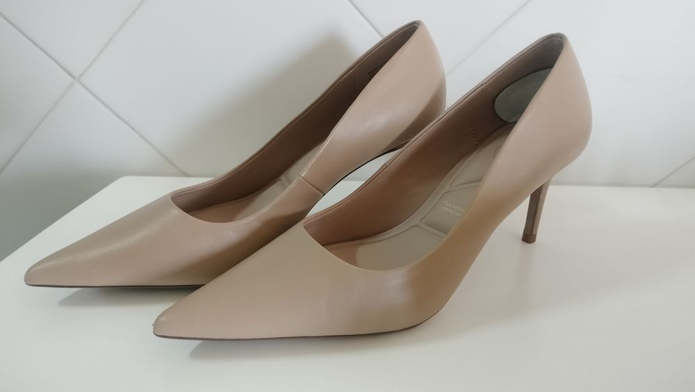Sapatos de salto alto