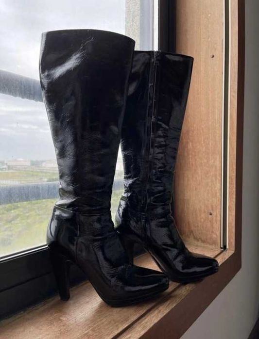 Botas Prada em vinil pretas