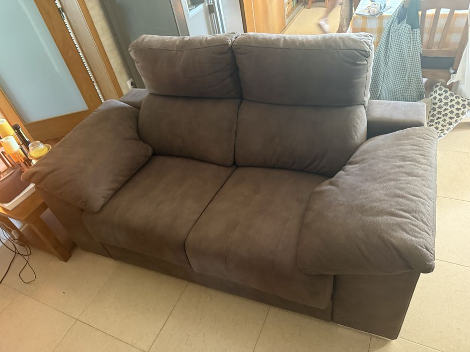 Sofa novo castanho