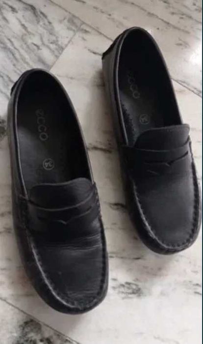 Mokasyny dziecięce buciki czarne 34 Ecco