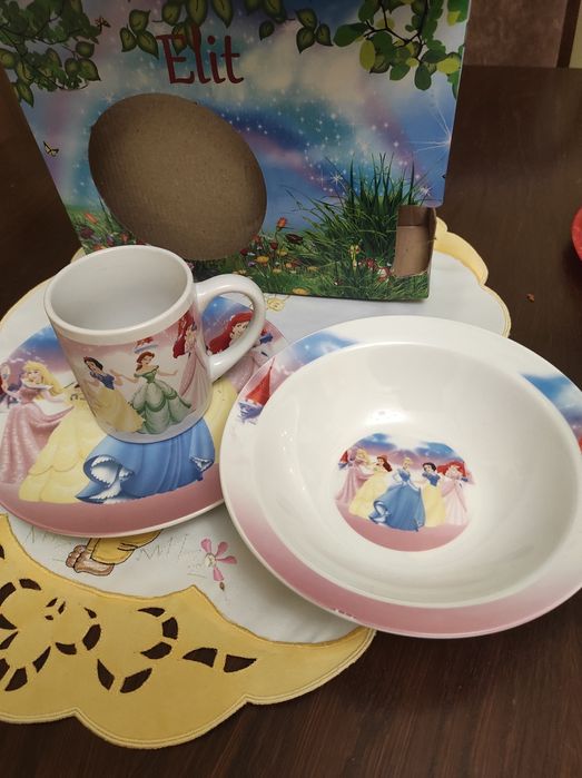 Посуда дитяча; фарфор ; для дівчинки.