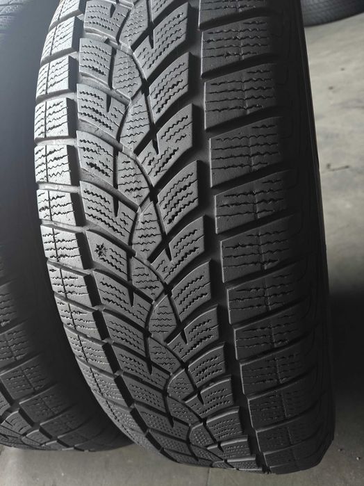 R17 215 65 шини зимові Goodyear Ultra Grip Performance+ SUV добрий стан