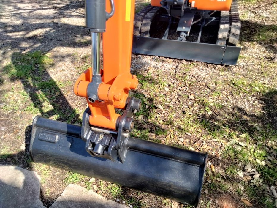 Mini Escavadora Giratória HITACHI ZAXIS 19U