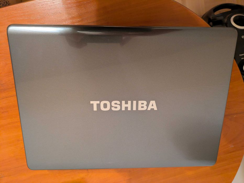 Toshiba Satellite L300-2CD (артикул PSLBGE-02200EPL) + БП + cумка