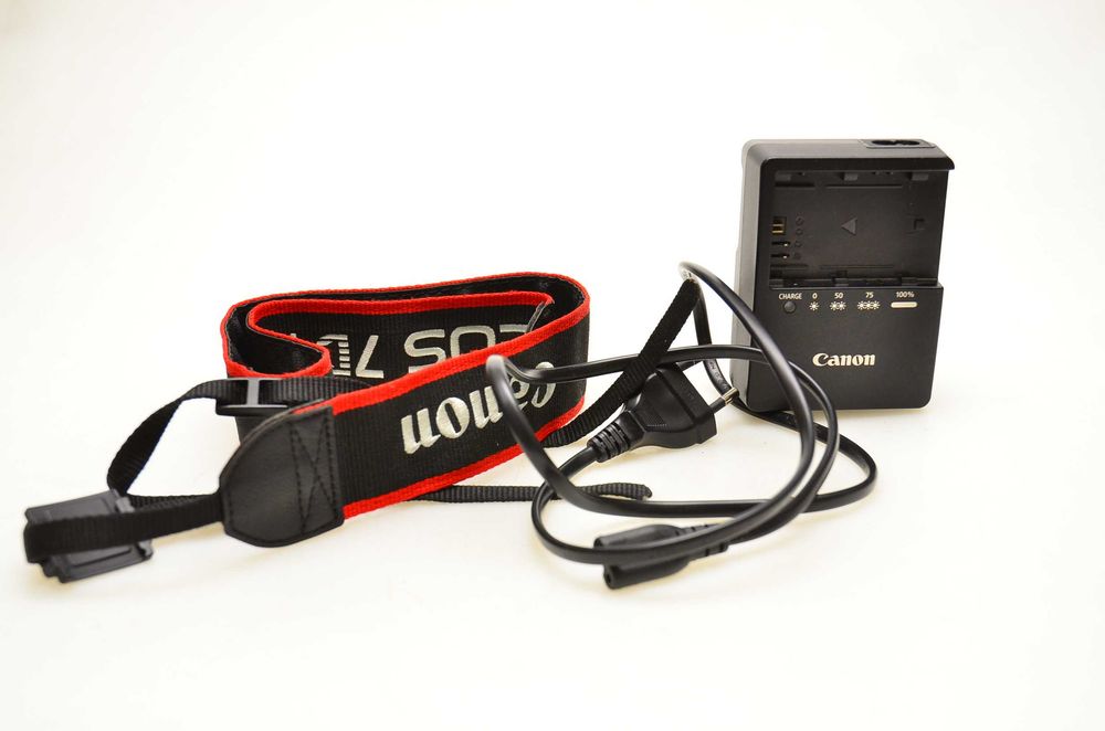 Lustrzanka Canon 7D MARK II korpus