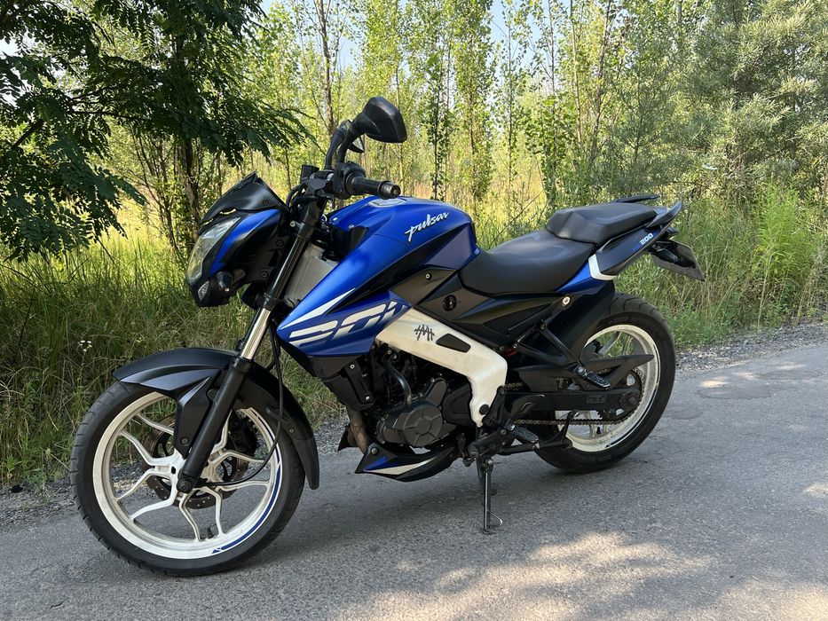 Bajaj pulsar ns 200
