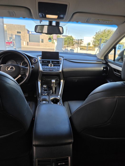 Lexus NX300h Executive+