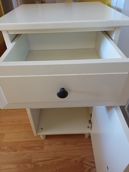 Mesinha cabeceira branco IKEA