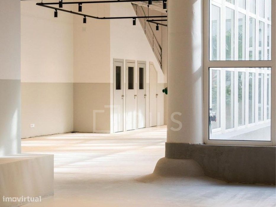Armazém para arrendar - Loft Alcântara, em Lisboa
