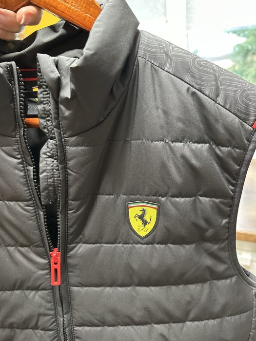Безрукавка чоловіча puma ferrari  розмір s