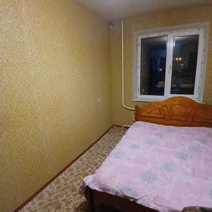 Продам 2 комнатную  квартиру  на Коммунаре возле метро