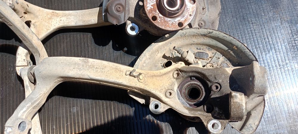 Zwrotnica piasta prawy przód Audi A8 D3