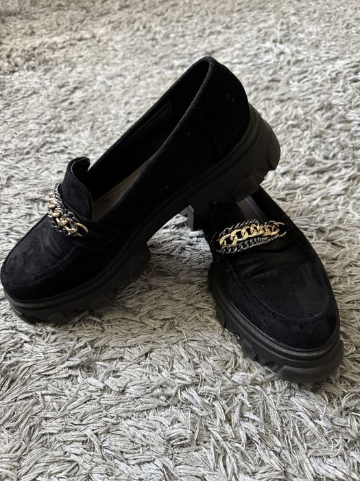 Buty damskie czarne klamerki loafersy mokasyny CCC