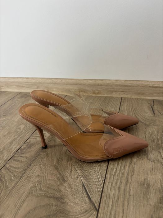 Туфлі мюлі Alaia