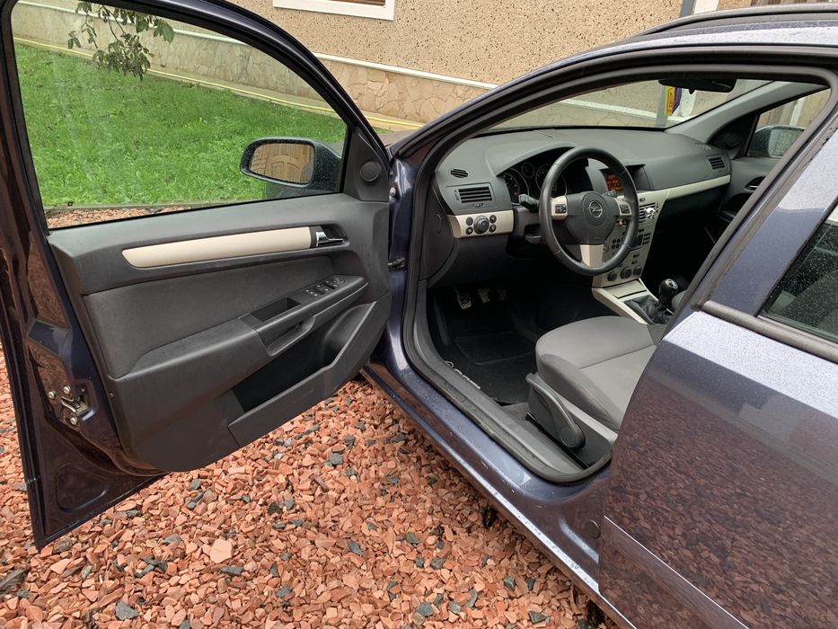 Продаю авто Opel Astra 2008
