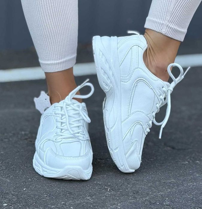 Женские кроссовки белые демисезонные