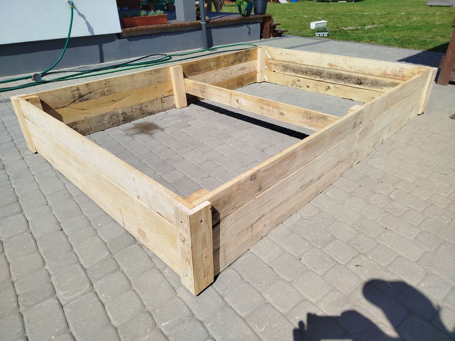 Rabatki skrzynie ogrodowo kwietne