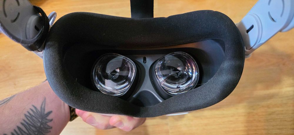 Meta Quest 2 (Oculus) + akcesoria | Etui + bateria | VR gotowy do gry
