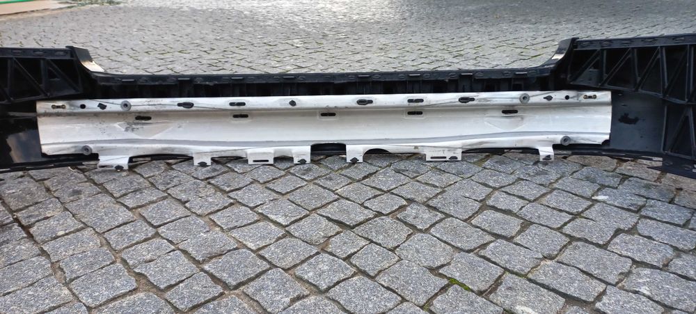 AUDI A4 B5 (8D)-NOVO Para-Choques Carrinha(1996 até 1999)NOVO ORIGINAL