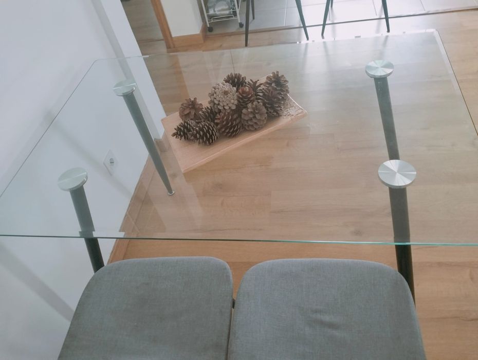 Vende- se  mesa + móvel TV