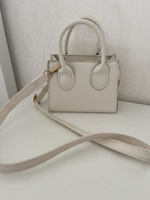 Маленька сумочка біла нова