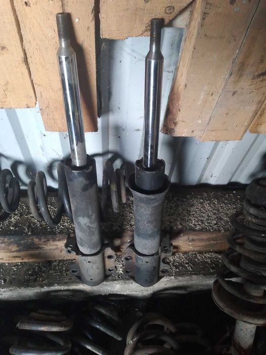 Амортизатори передні Мерседес Спрінтер 901-903