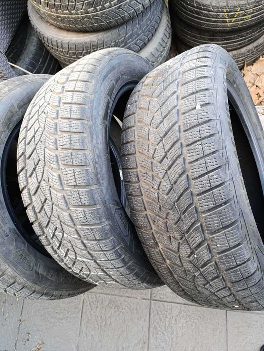 Продам комплект шин Goodyear UltraGrip 245/55 R19