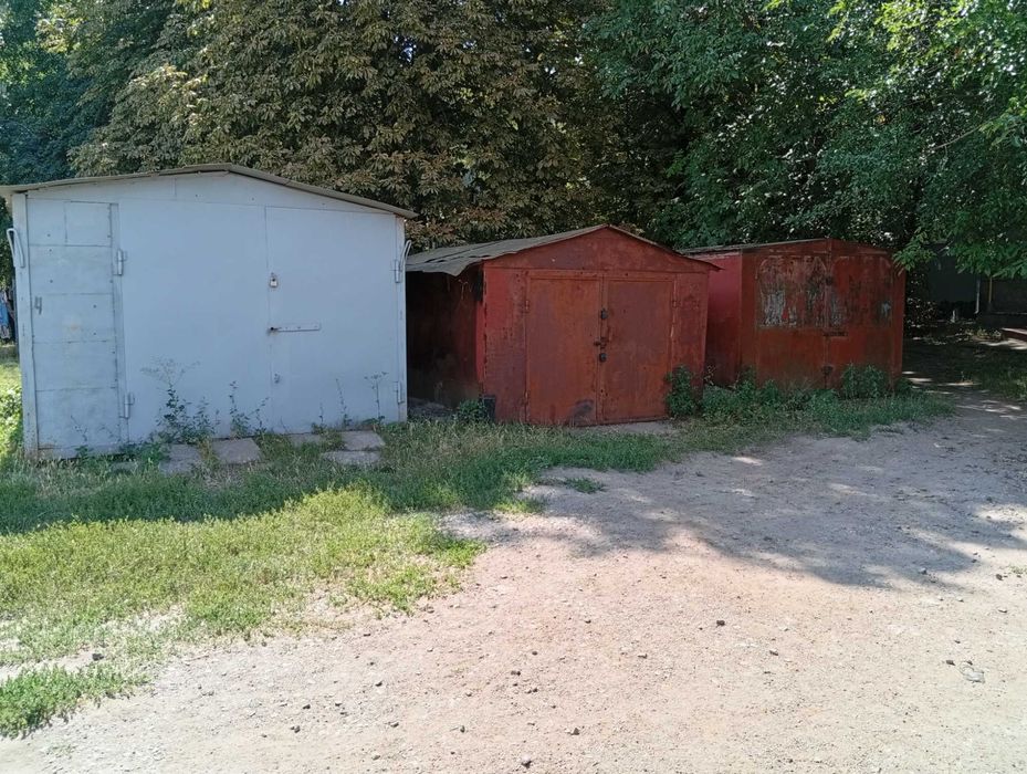 Продам гараж 5,5/2,4 район Копилки Типография
