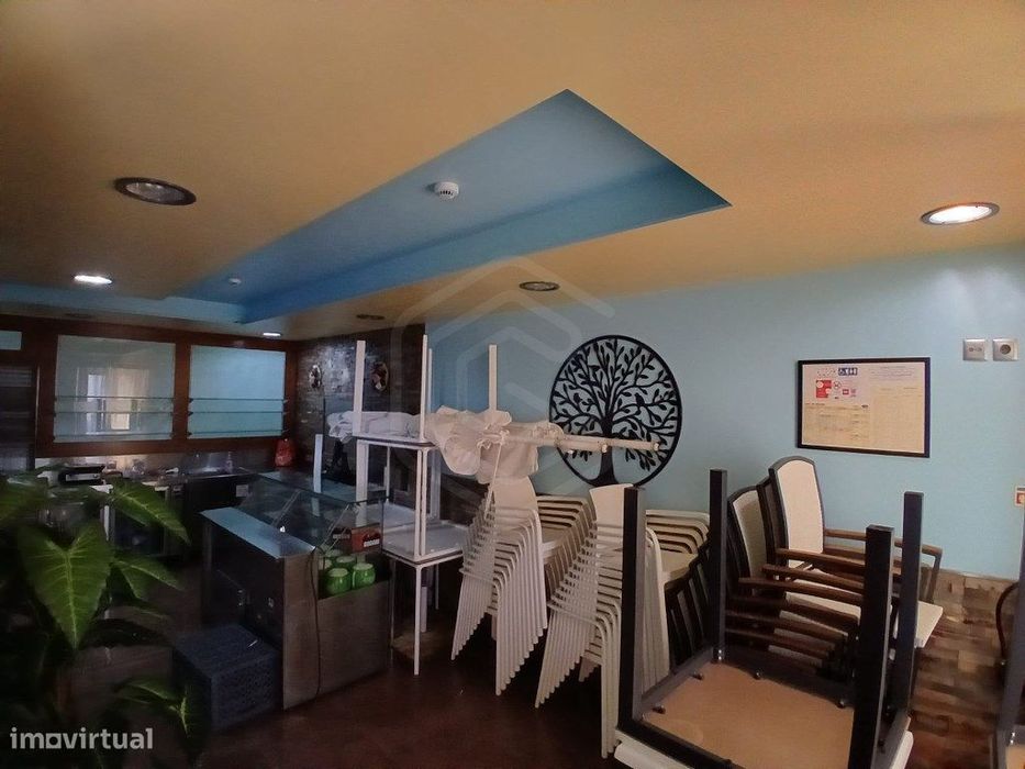 Edifício comercial e residencial no centro pombalino de Vila Real d...